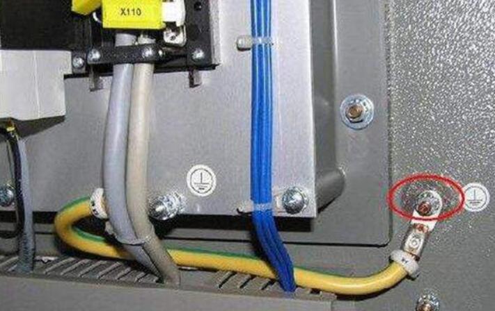 為什么所有的電路板插件機都要裝接地線呢？